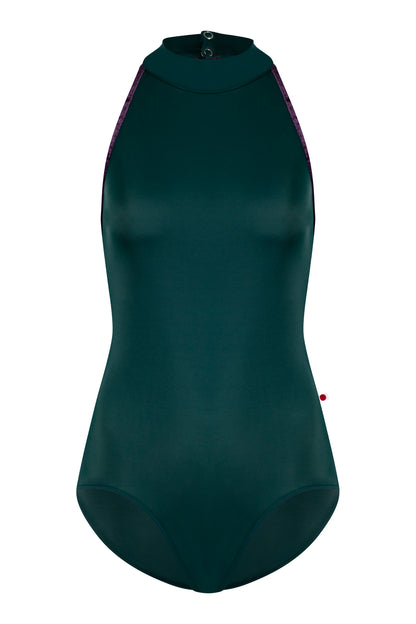 Noe leotard in T-Kale body color with CV-Eggplant trim color