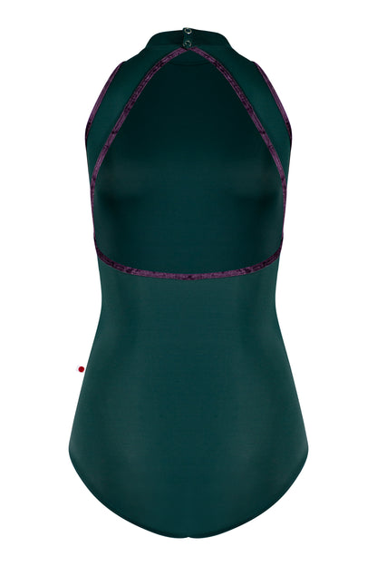 Noe leotard in T-Kale body color with CV-Eggplant trim color