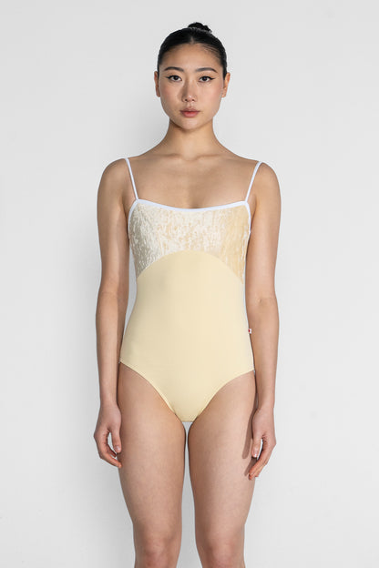 Denise leotard in T-Vanilla body color with CV-Vanilla top color and T-White trim color