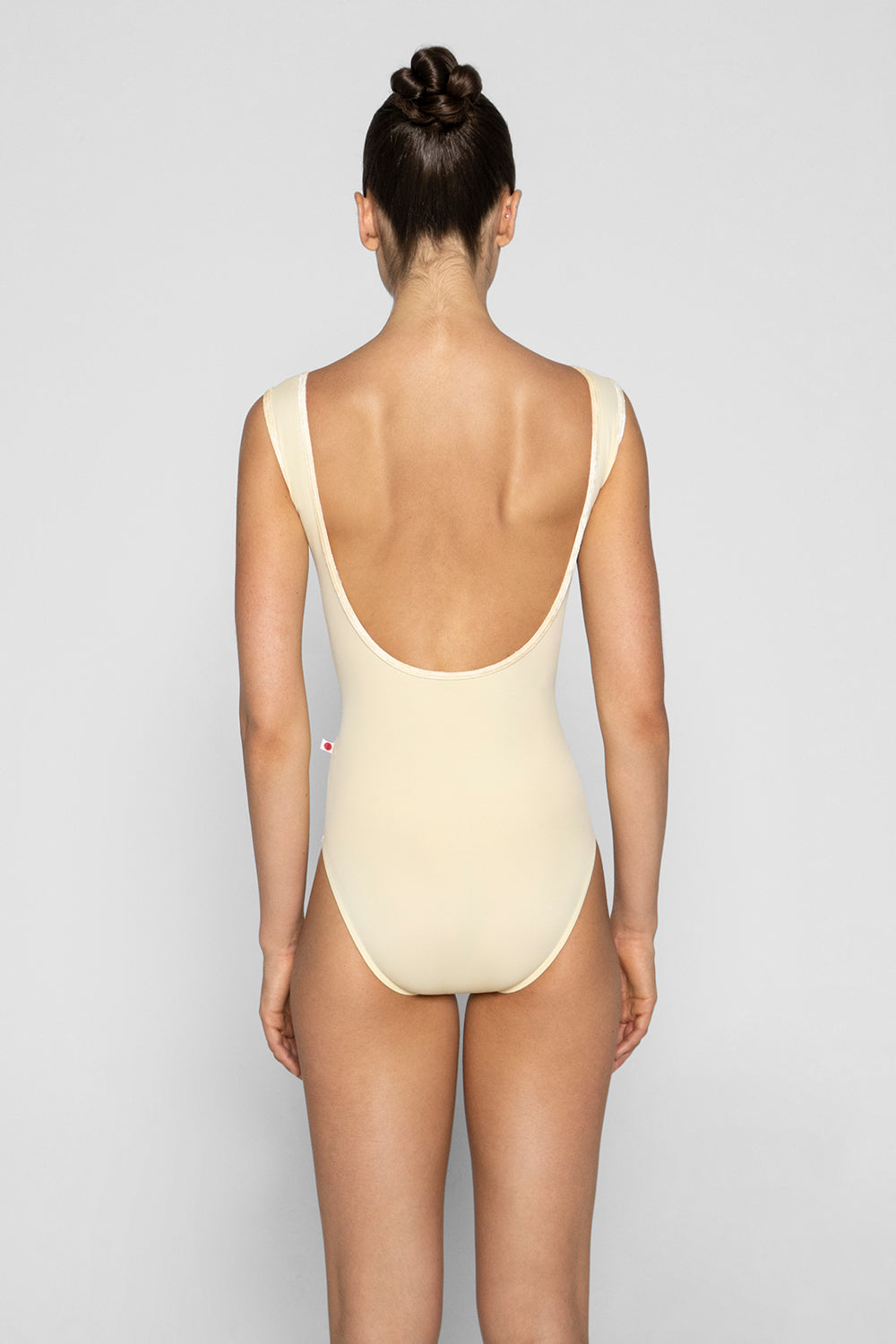 Sofiane leotard in T-Vanilla body color with CV-Vanilla trim color
