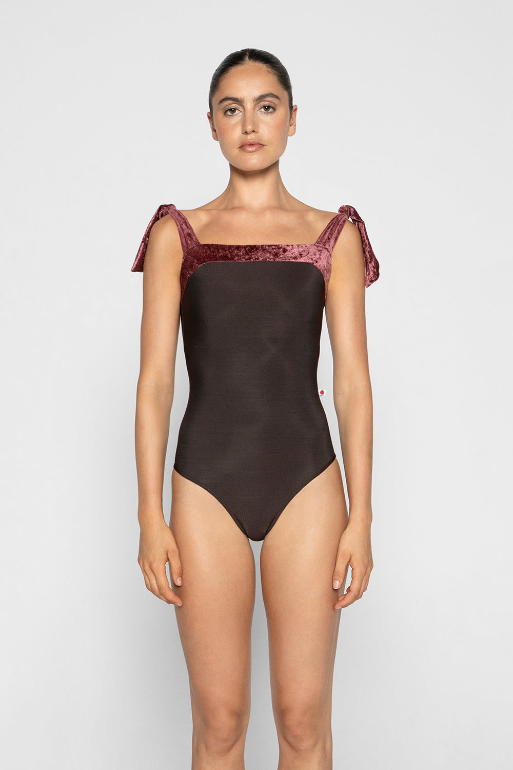Mimi leotard in N-Espresso body color with CV-Garnet top color
