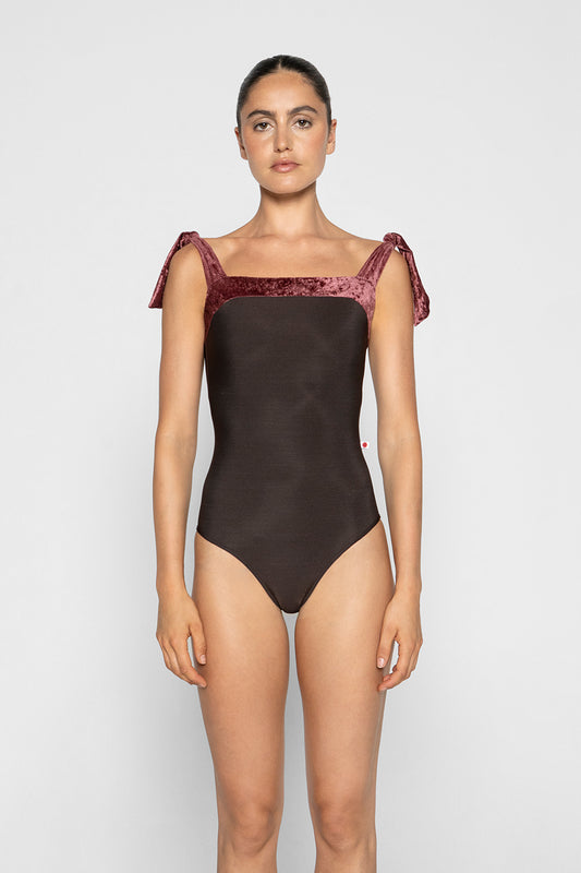 Mimi leotard in N-Espresso body color with CV-Garnet top color