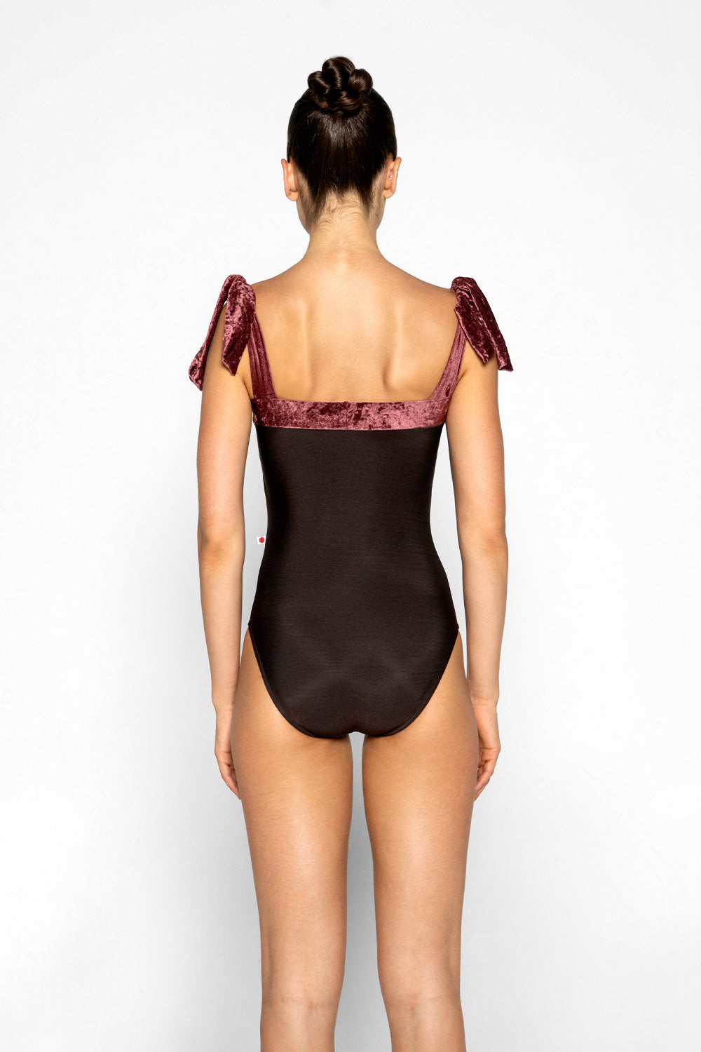 Mimi leotard in N-Espresso body color with CV-Garnet top color