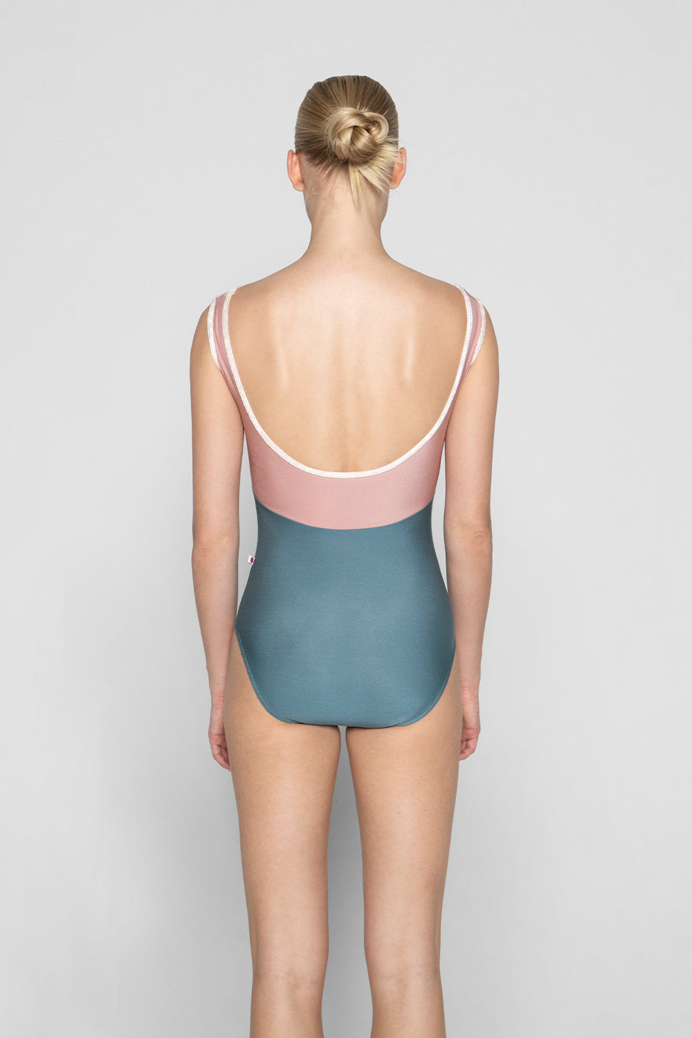 Anna Duo leotard in N-Frost body color with N-Antique Rose top color and CV-Misty Rose trim color