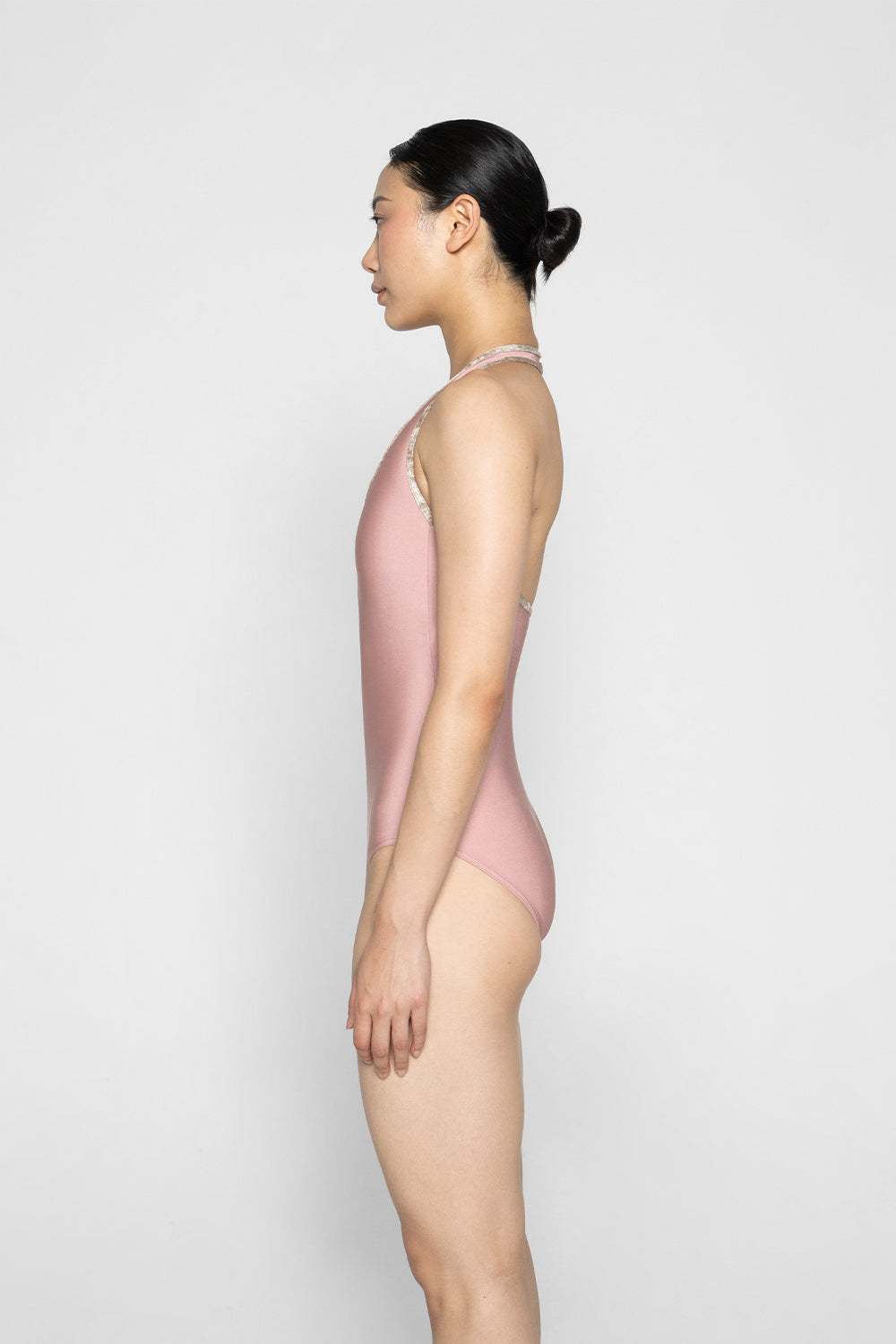 Jaione leotard in N-Antique Rose body color with CV-Toffee trim color