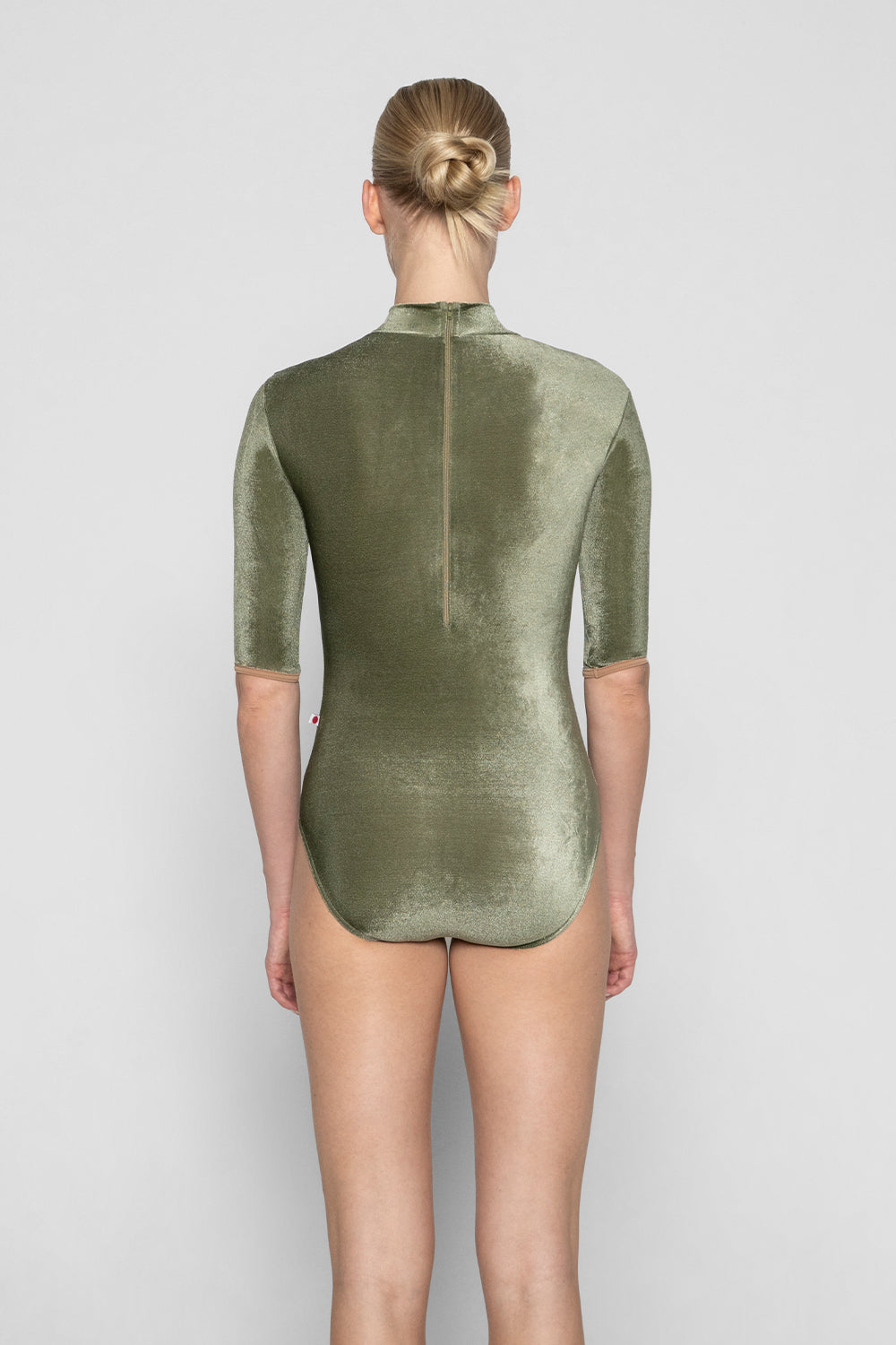 Kumiko leotard in V-Safari body color & half sleeves and T-Sepia trim color